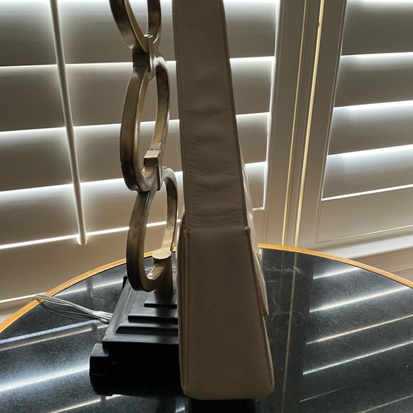 Vintage Carolina Herrera Shoulder bag - Picture 14 of 16